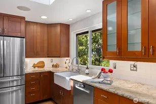 8618 NE 143rd St, Kirkland, WA 98034 - Photo 4