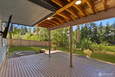 8618 NE 143rd Street, Kirkland, WA 98034 - Photo 32