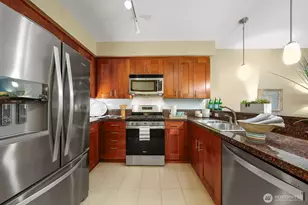 51 Pine St, Edmonds, WA 98020 - Photo 2