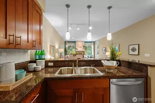 51 Pine St, Edmonds, WA 98020 - Photo 4