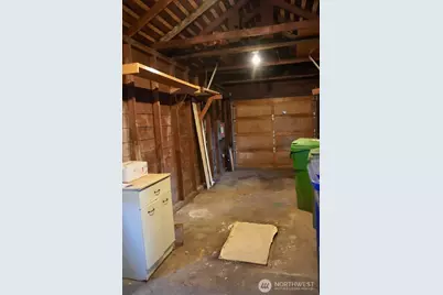 14040 Ashworth Avenue N, Seattle, WA 98133 - Photo 8