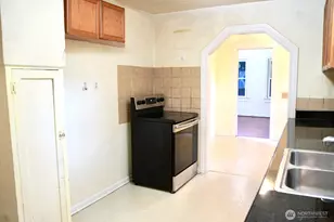 14040 Ashworth Ave N, Seattle, WA 98133 - Photo 4