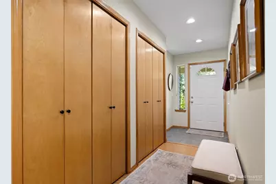 1342 Whatcom St, Bellingham, WA 98229 - Photo 4