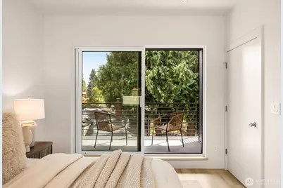 10331 Ashworth Avenue N, Seattle, WA 98133 - Photo 22
