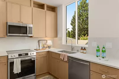 10331 Ashworth Avenue N, Seattle, WA 98133 - Photo 10