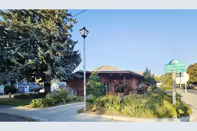300 Woodring Street, Cashmere, WA 98815 - Photo 2