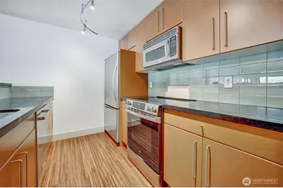 1550 Eastlake Avenue E #503, Seattle, WA 98102 - Photo 6