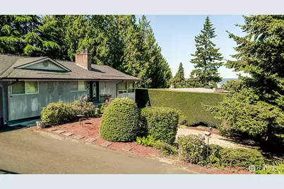 425 SW 183rd Street, Normandy Park, WA 98166 - Photo 2