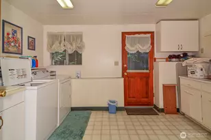 425 SW 183rd St, Normandy Park, WA 98166 - Photo 8