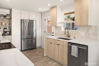 2502 NE 68th Street, Seattle, WA 98115 - Photo 12