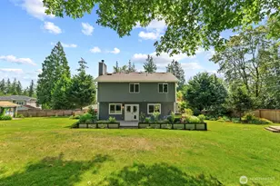 131 146th St SW, Lynnwood, WA 98087 - Photo 1
