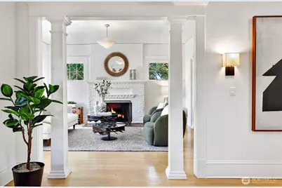 2202 N 41st Street, Seattle, WA 98103 - Photo 2