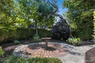 2202 N 41st St, Seattle, WA 98103 - Photo 36