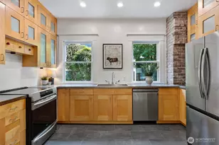 2202 N 41st St, Seattle, WA 98103 - Photo 16