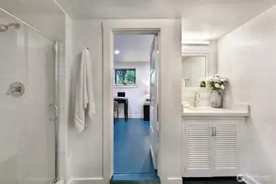 2202 N 41st Street, Seattle, WA 98103 - Photo 32