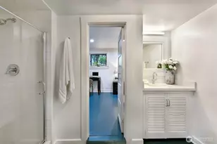 2202 N 41st St, Seattle, WA 98103 - Photo 32