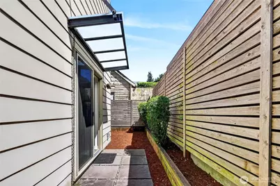 4222 Linden Avenue N, Seattle, WA 98103 - Photo 28