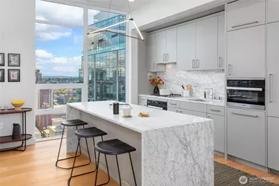 121 Stewart Street #3402, Seattle, WA 98101 - Photo 2