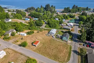 110 8th St, Clallam Bay, WA 98326 - Photo 2
