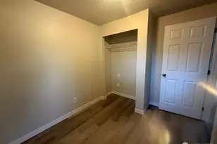 404 S Division Ln, Tacoma, WA 98418 - Photo 4