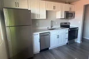 404 S Division Ln, Tacoma, WA 98418 - Photo 2