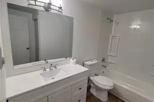 10443 17th Ave SW, Seattle, WA 98146 - Photo 14