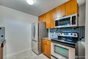 3008 N Narrows Dr, Tacoma, WA 98407 - Photo 10