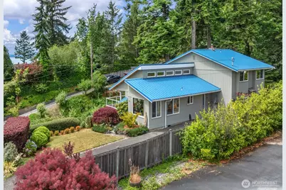 1011 43rd Street NW, Marysville, WA 98271 - Photo 2