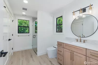 7743 Seward Park Avenue S, Seattle, WA 98118 - Photo 34