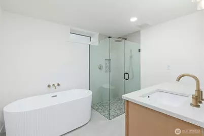 7743 Seward Park Avenue S, Seattle, WA 98118 - Photo 28