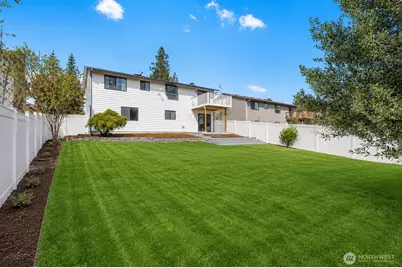 151 NE 115th St, Seattle, WA 98125 - Photo 16