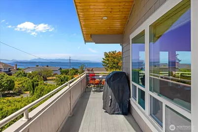 809 Driftwood Place, Edmonds, WA 98020 - Photo 16