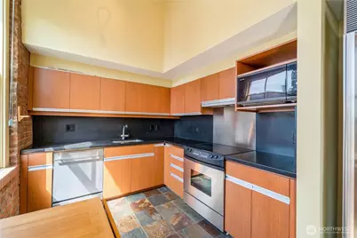 606 Post Avenue #402, Seattle, WA 98104 - Photo 4