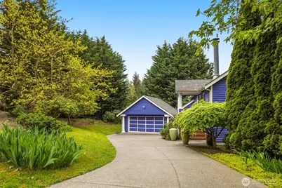 9602 NE 35th Place, Clyde Hill, WA 98004 - Photo 2
