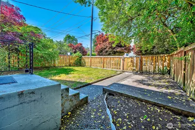 3806 35th Avenue W #Unit 1, Seattle, WA 98199 - Photo 16