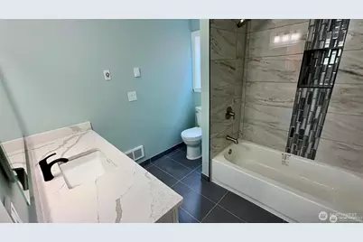 9040 17th Avenue SW, Seattle, WA 98106 - Photo 22