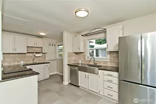 3228 SW 97th St, Seattle, WA 98126 - Photo 8