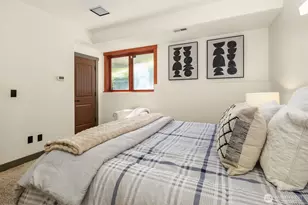 371 W Olympic Pl, Seattle, WA 98119 - Photo 32