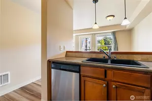 690 32nd St, Bellingham, WA 98225 - Photo 6