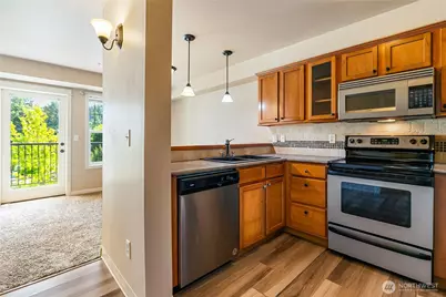 690 32nd Street #B301, Bellingham, WA 98225 - Photo 4