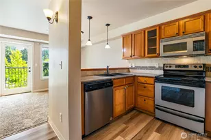 690 32nd St, Bellingham, WA 98225 - Photo 4