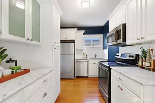 516 W Howe St, Seattle, WA 98119 - Photo 10