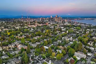 516 W Howe St, Seattle, WA 98119 - Photo 2