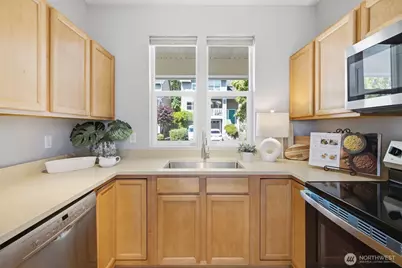 7624 39th Avenue S, Seattle, WA 98118 - Photo 12
