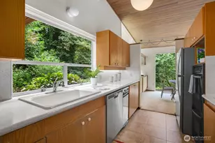 11880 NE 36th Pl, Bellevue, WA 98005 - Photo 12
