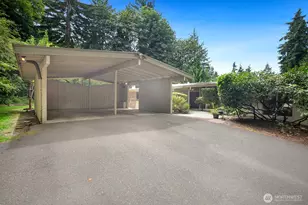 11880 NE 36th Pl, Bellevue, WA 98005 - Photo 2