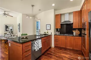 10610 NE 9th Pl, Bellevue, WA 98004 - Photo 4