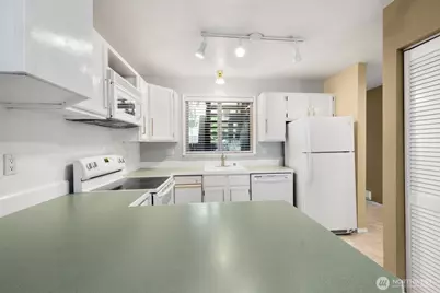 4202 Factoria Boulevard SE #D1, Bellevue, WA 98006 - Photo 10