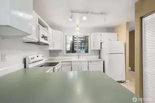 4202 Factoria Blvd SE, Bellevue, WA 98006 - Photo 10