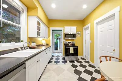 1110 NW 70th Street, Seattle, WA 98117 - Photo 16